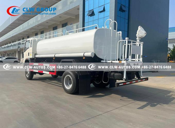 Sinotruk HOWO 4Ã4 Water Sprinkler Truck side view